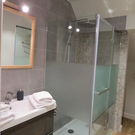 Gite Incontournable Avec Sauna Et Piscine Dans Propriete De Charme Et Boisee