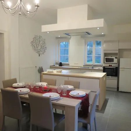 Holiday home Gite Incontournable Avec Sauna Et Piscine Dans Propriete De Charme Et Boisee *