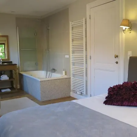 Holiday home Gite Incontournable Avec Sauna Et Piscine Dans Propriete De Charme Et Boisee